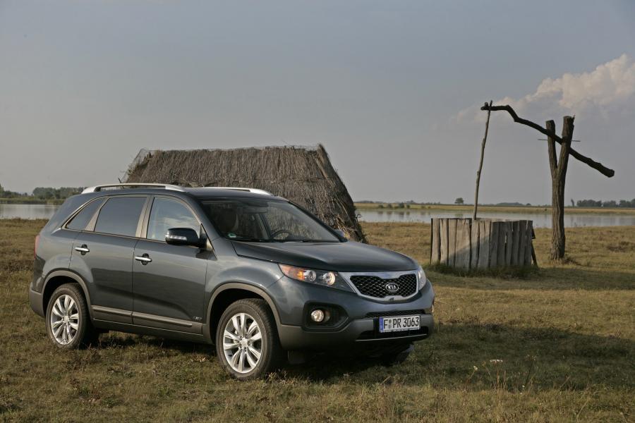  Kia Sorento 2010 года  (фото 2 из 238)